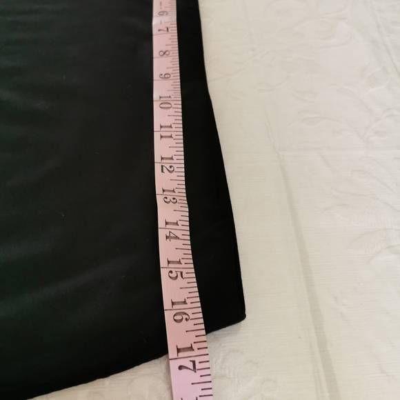 Vince Camuto Black Short Pencil Skirt Size Medium - Picture 5 of 6